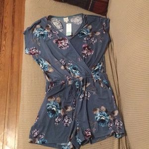 New worn! Short romper